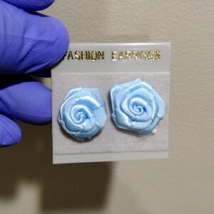 Women's Stunning Silver-tone Fabric Blue Flower Design Stud Earrings, 0.75-in